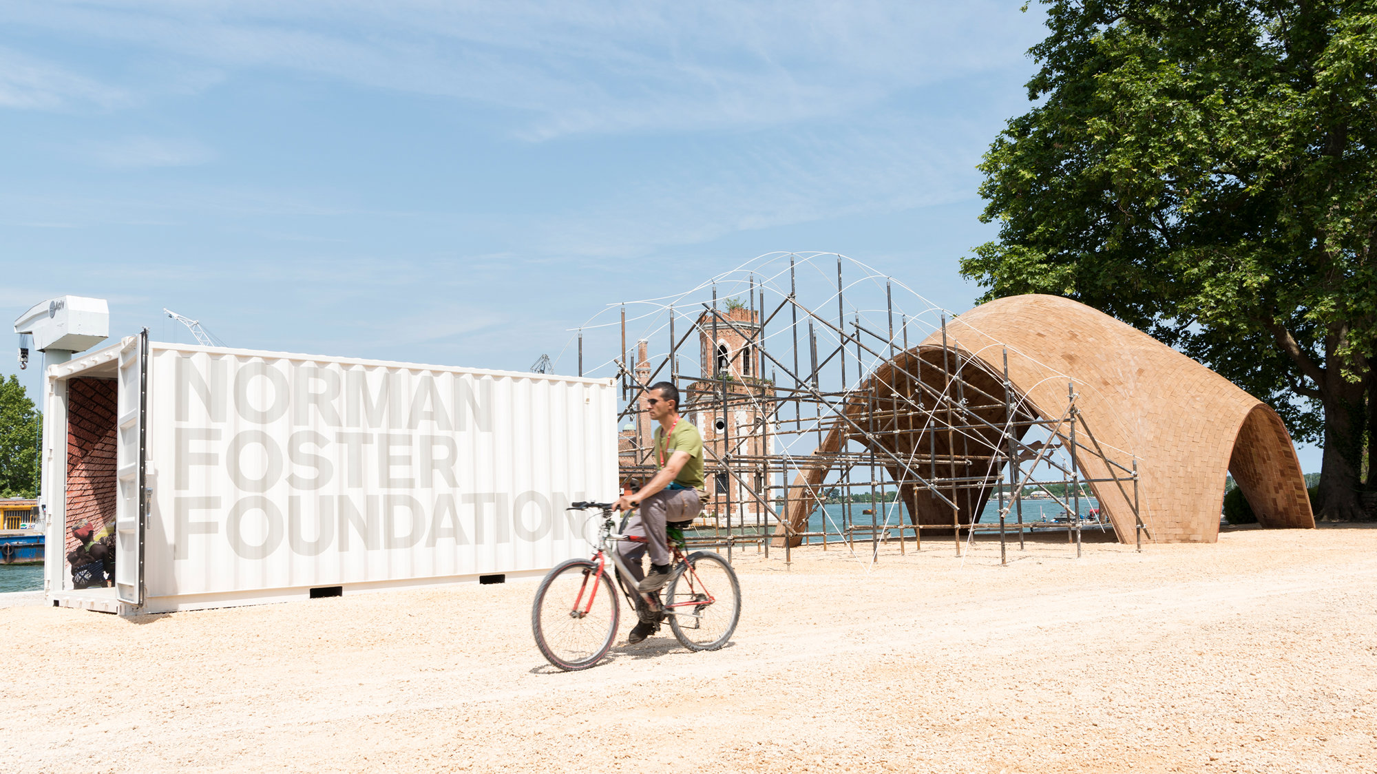 Norman Foster’s Droneport Prototype Goes On Show At The Venice Biennale 2016