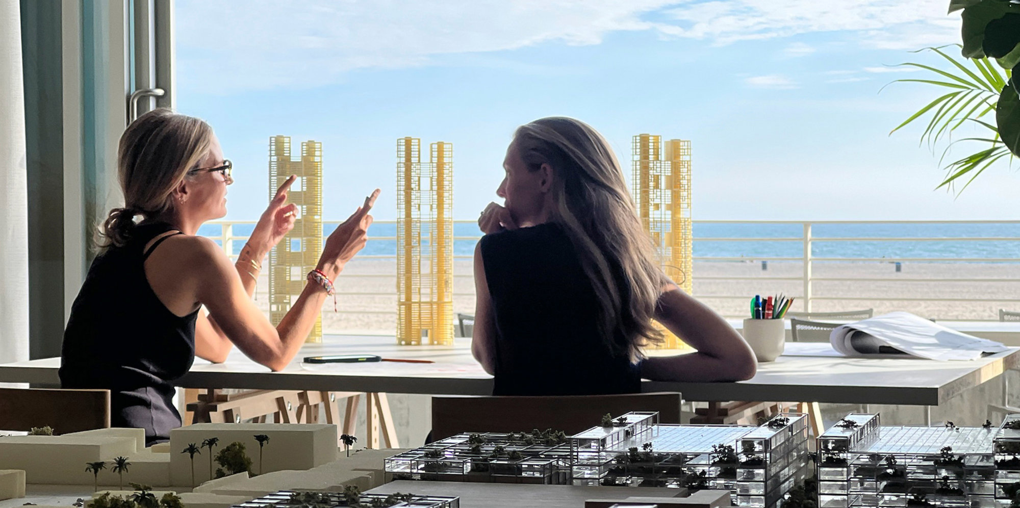 Foster + Partners Opens Oceanfront Los Angeles Studio