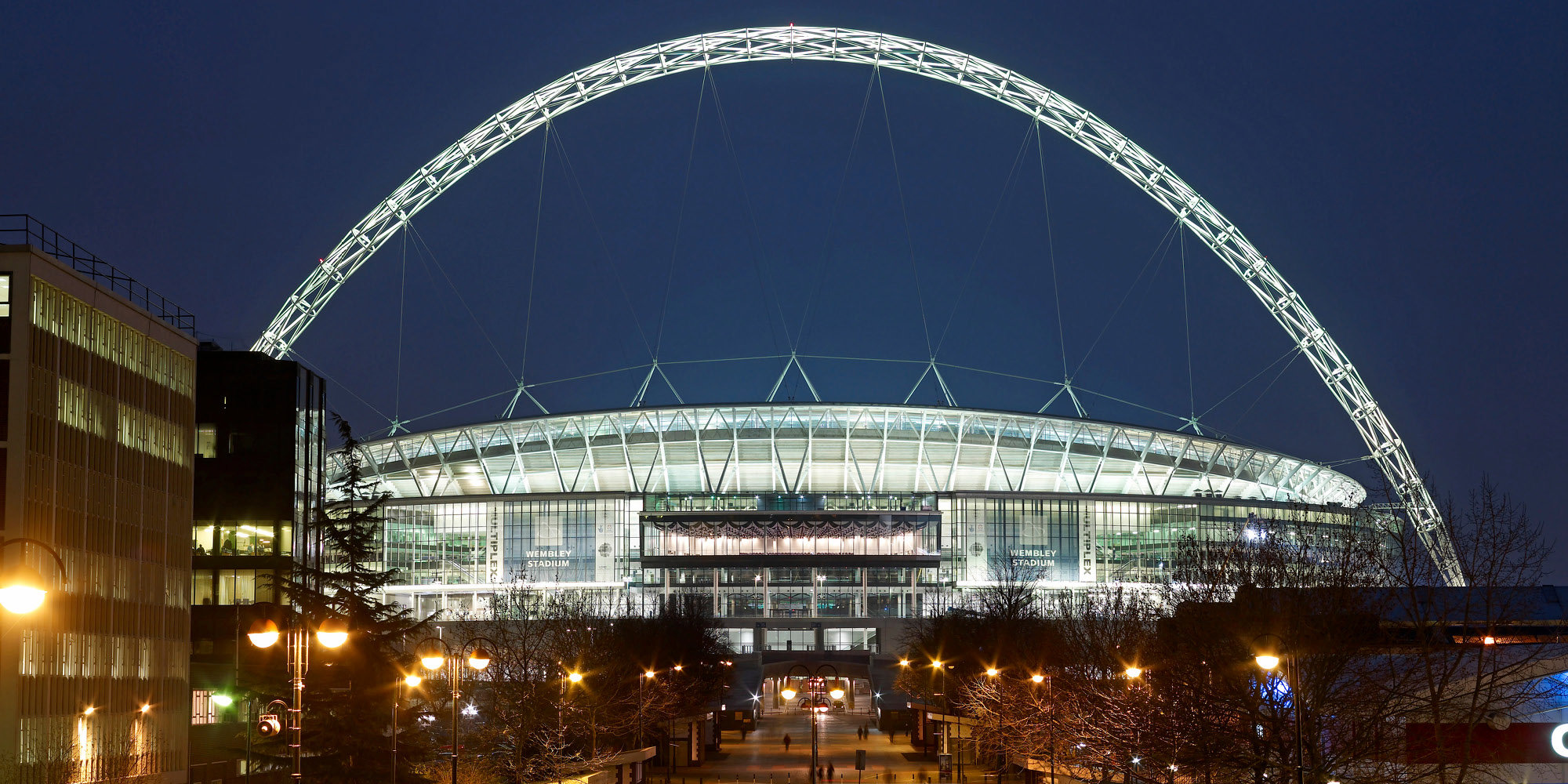 The arch is a symbol of Wembley Stadium and an instantly recognisable London landmark. 
© Nigel Young / Foster + Partners