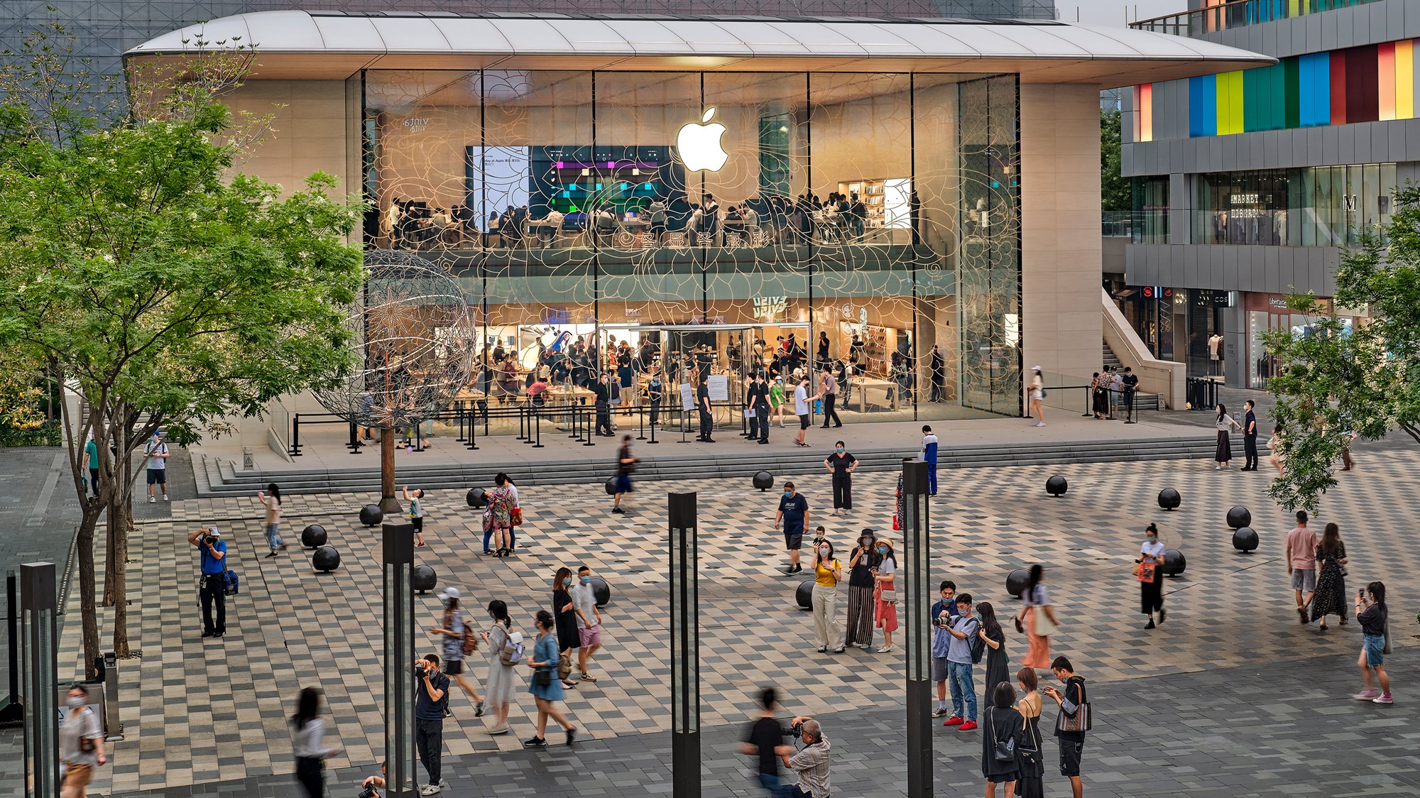 Reimagined Apple Sanlitun Opens As New Social Focus In Beijing