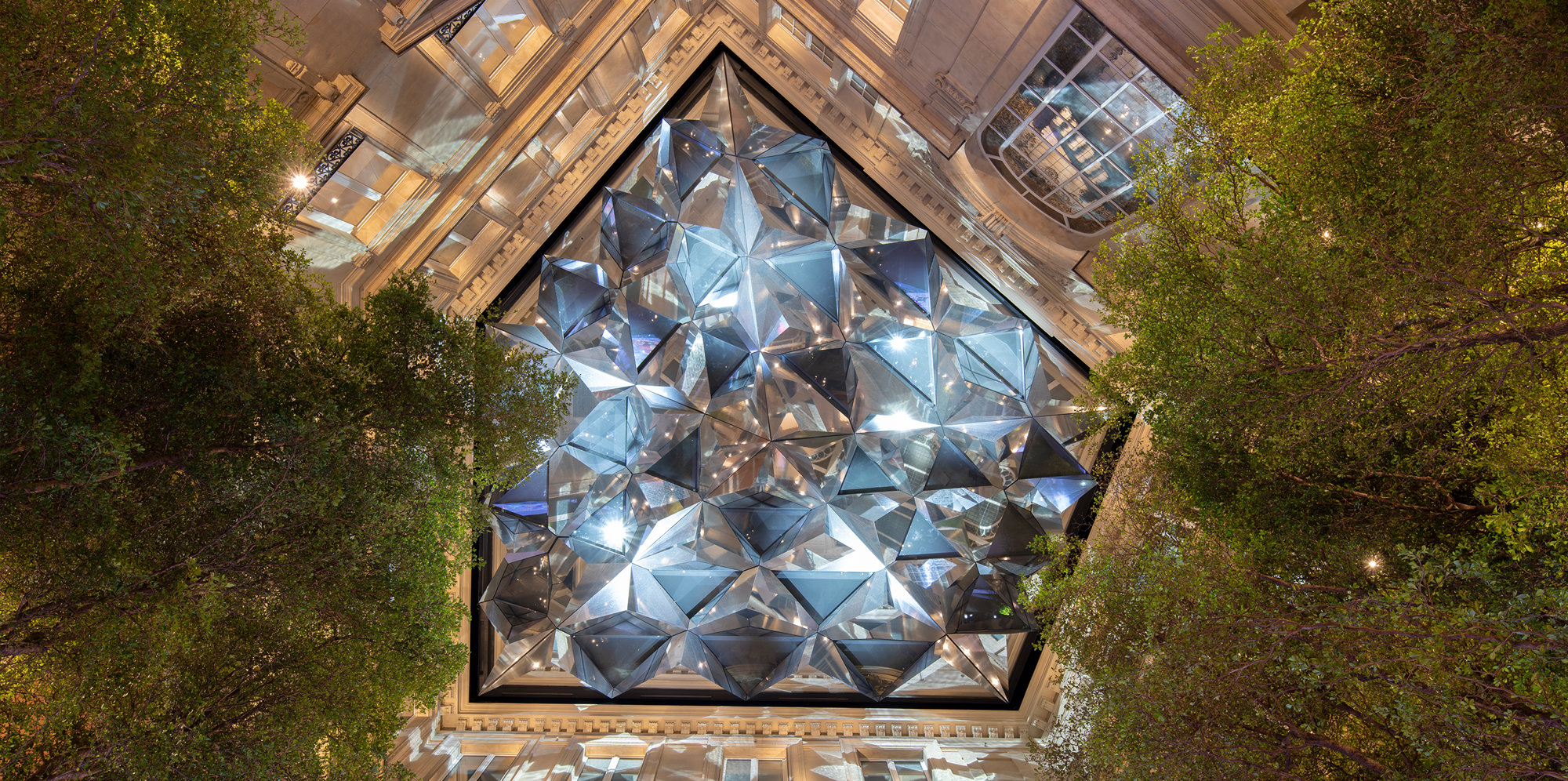 Apple Champs-élysées Pays Tribute To Paris’ Rich History