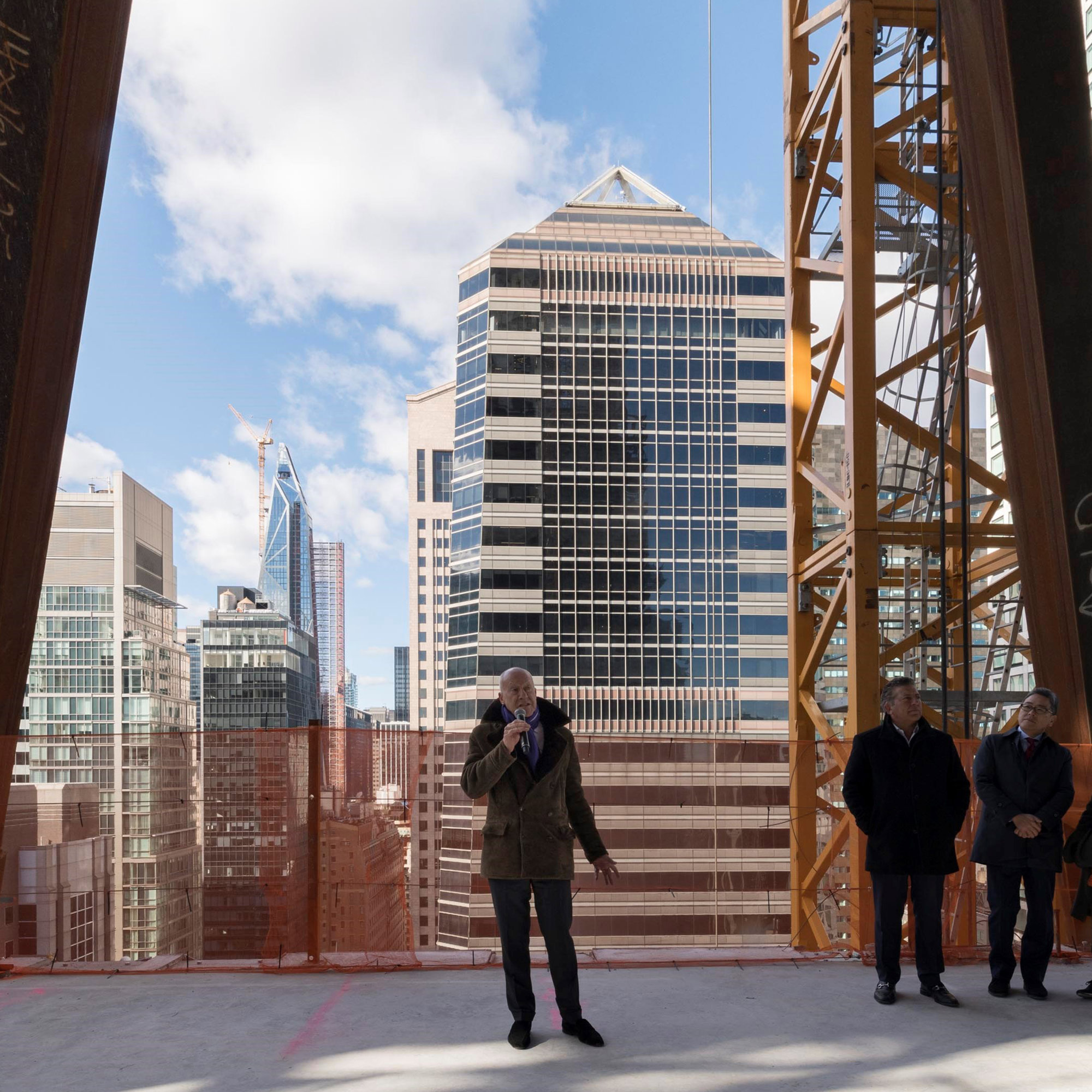 425 Park Avenue Tops Out