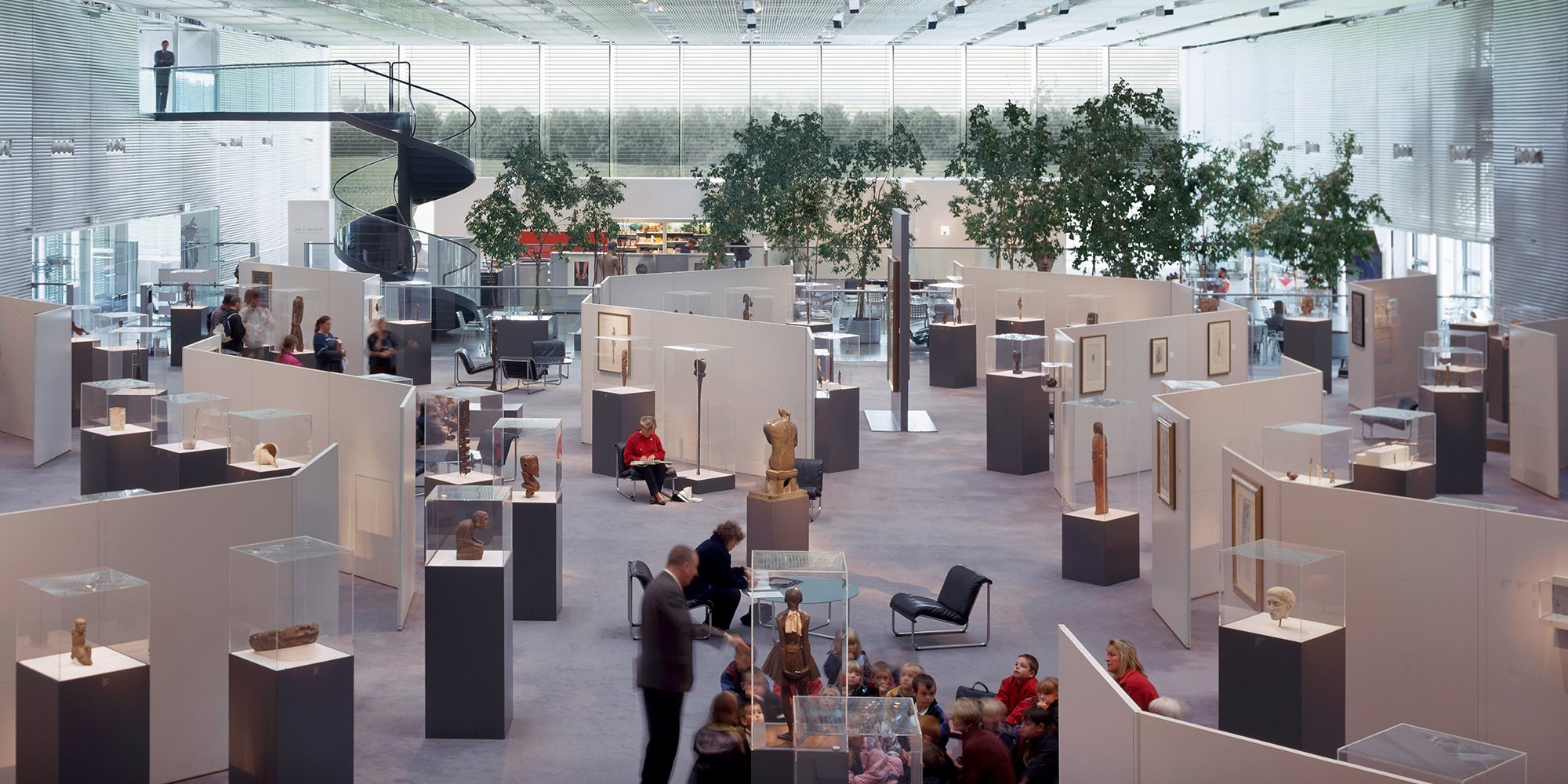 Large enough to display the Sainsburys’ extraordinary collection, yet designed to be intimate and inviting, the main gallery – or ‘living area’ – evokes the spirit of the collection’s originally domestic setting.