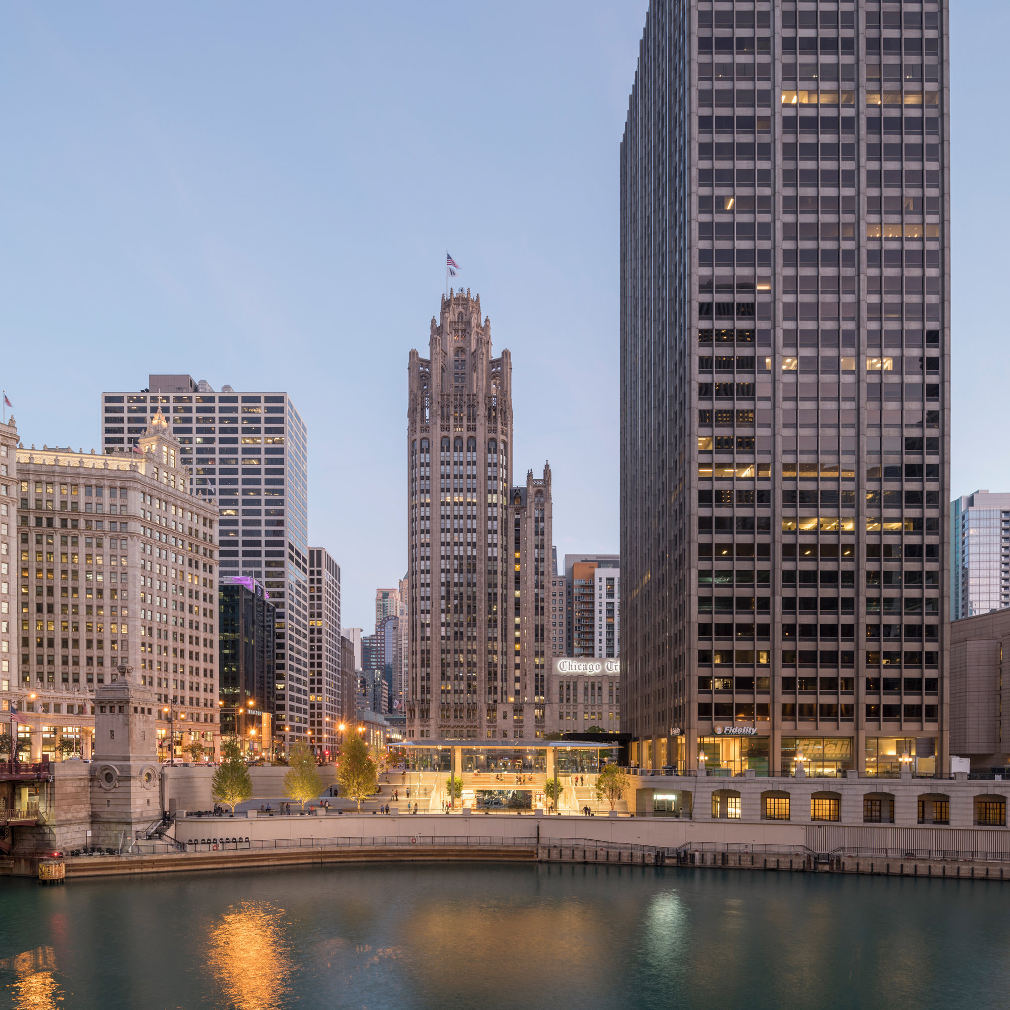 Apple Michigan Avenue Reconnects Chicago To Its River