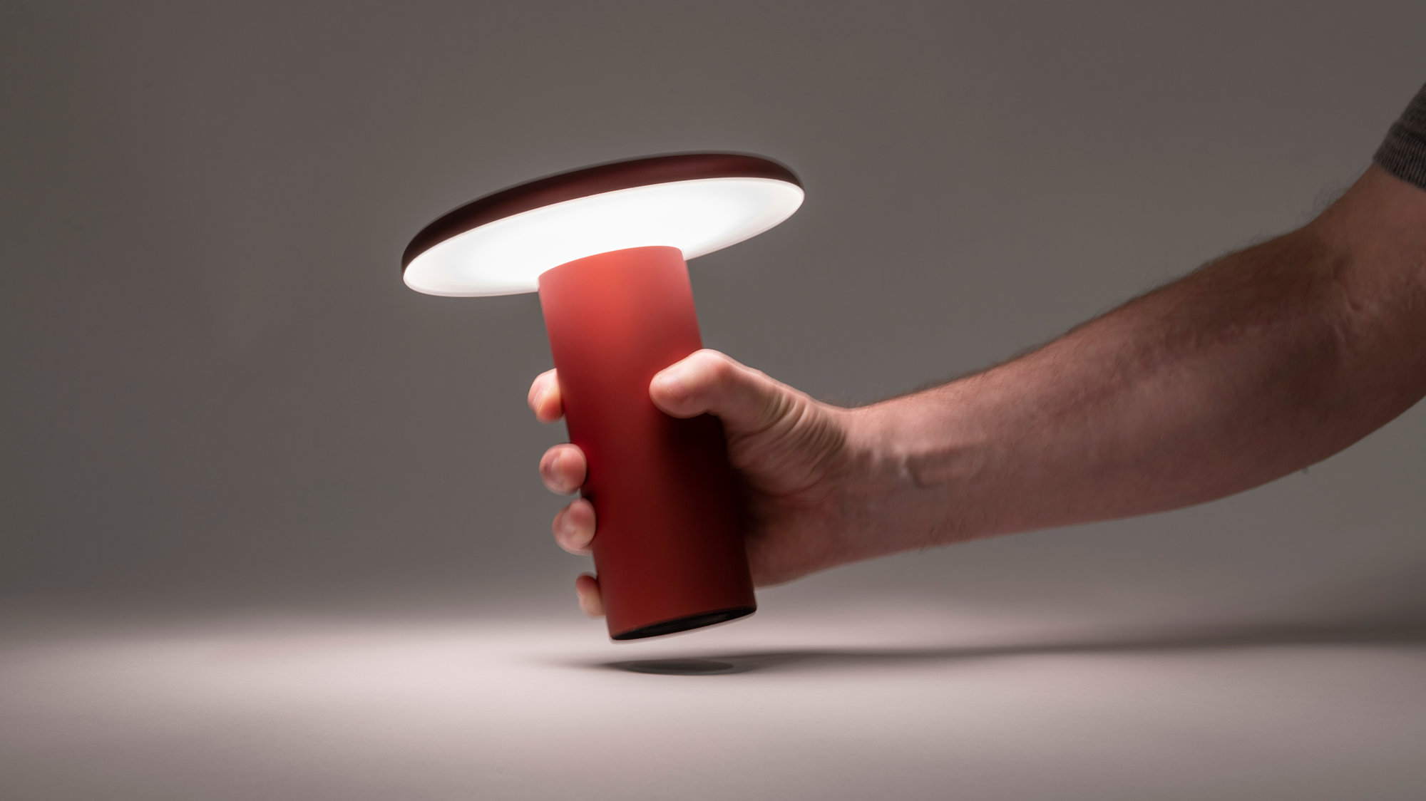 Artemide Takku – A Versatile, Battery-powered Lamp Launches At Milan Design Week 2021
