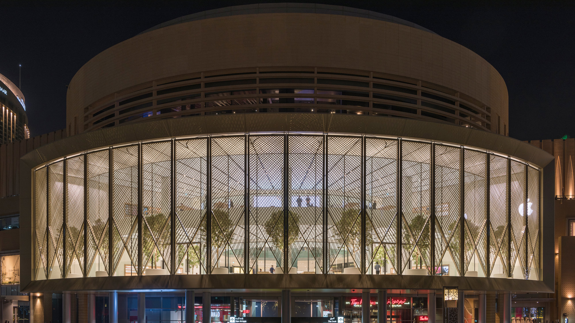 Apple Dubai Mall With One Of The World’s Largest Kinetic Art Installations Opens To Visitors