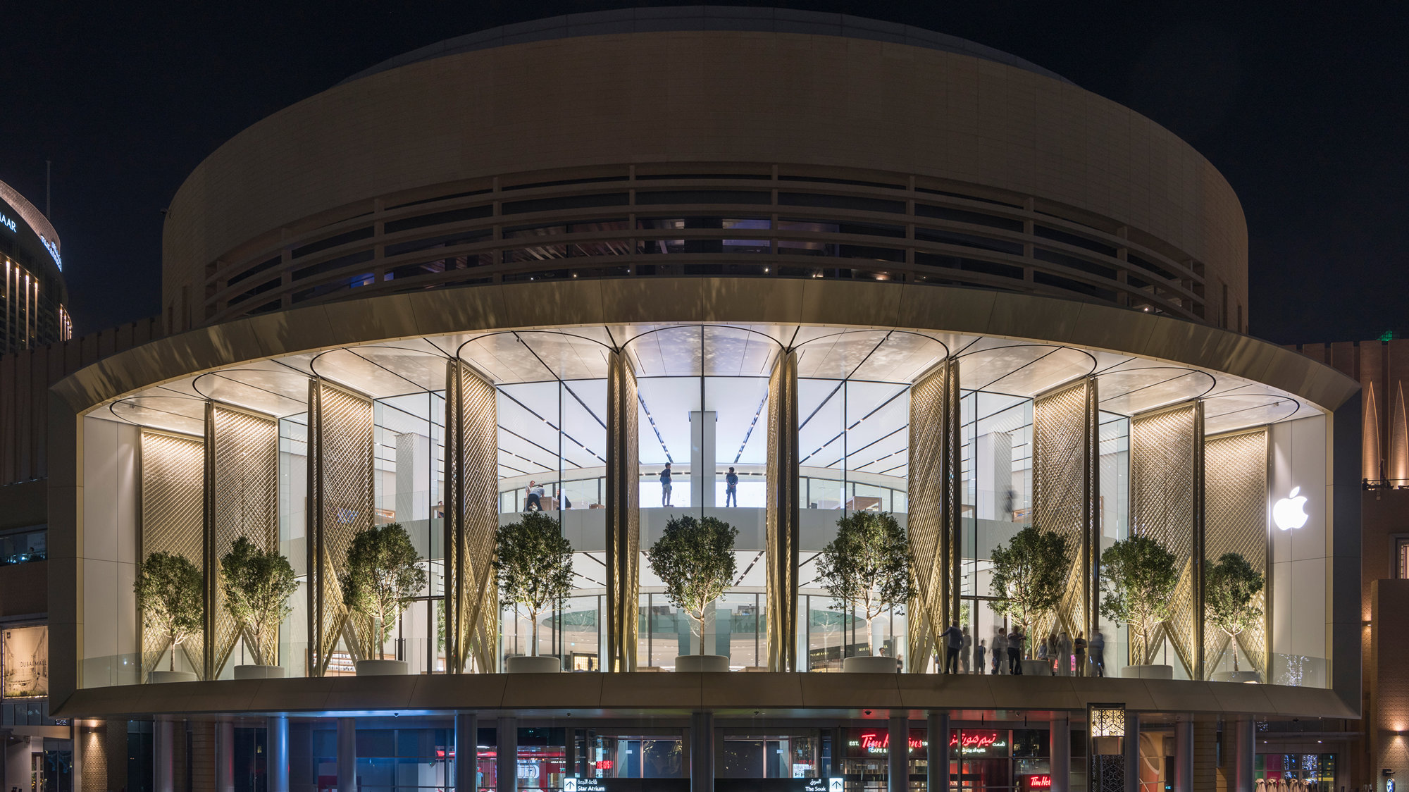 Apple Dubai Mall With One Of The World’s Largest Kinetic Art Installations Opens To Visitors