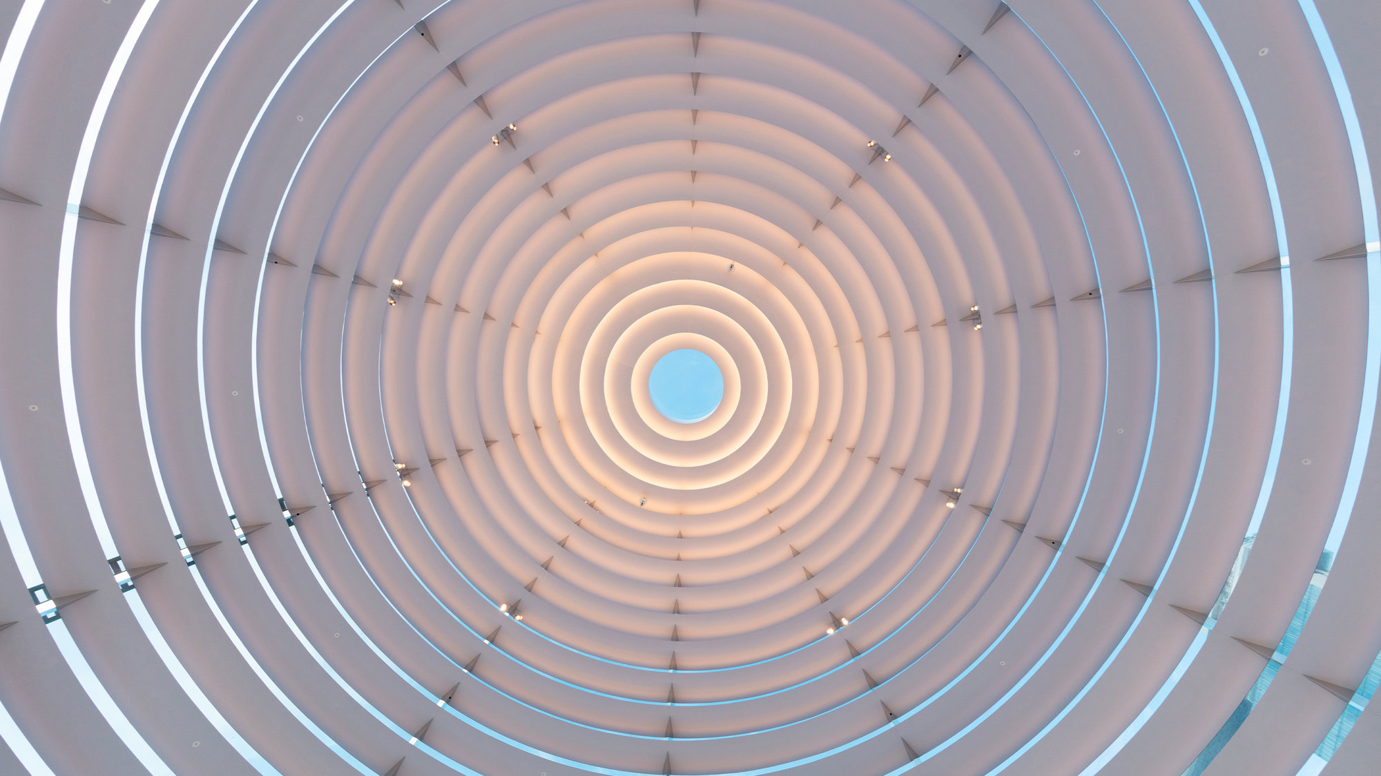 Apple Marina Bay Sands – A New Gemstone On The Singapore Waterfront And A Celebration Of Light