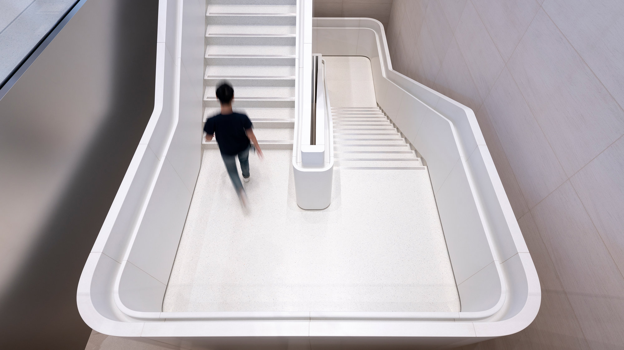 Apple Xinyi A13 – An Inviting Pavilion In The Heart Of Taipei