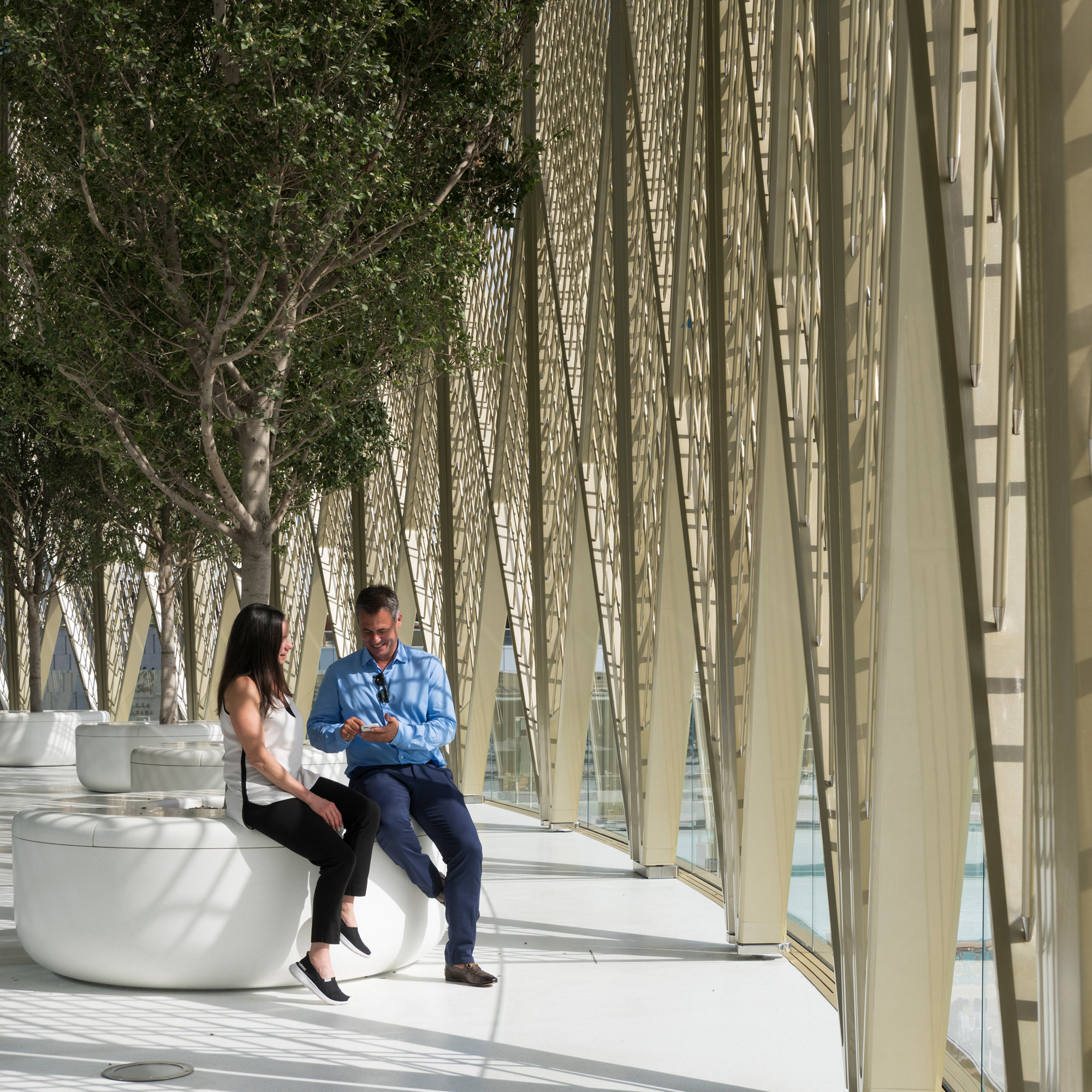 Apple Dubai Mall With One Of The World’s Largest Kinetic Art Installations Opens To Visitors