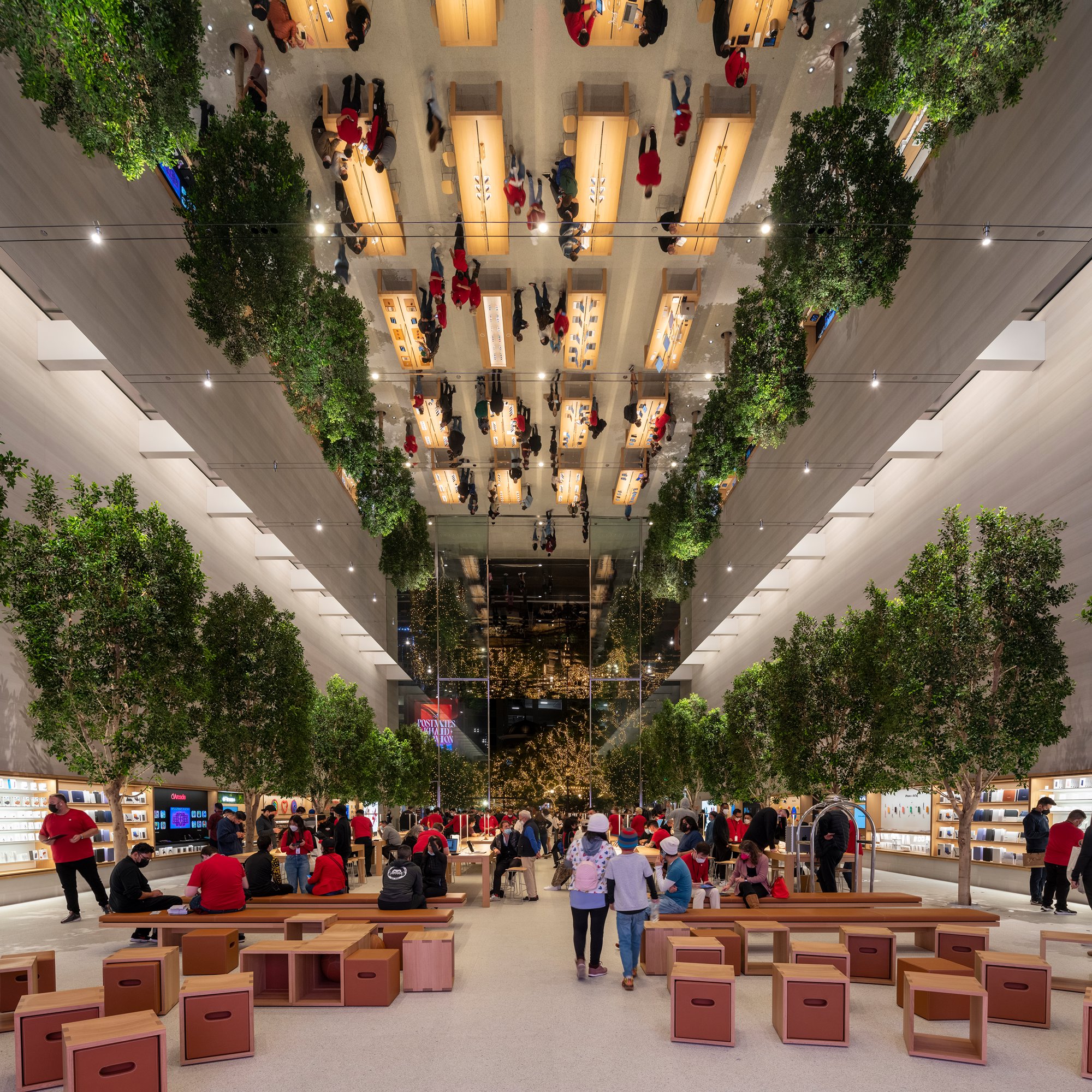 Apple At The Grove – A Dynamic Hall Of Illusions That Captures The Vitality Of Los Angeles