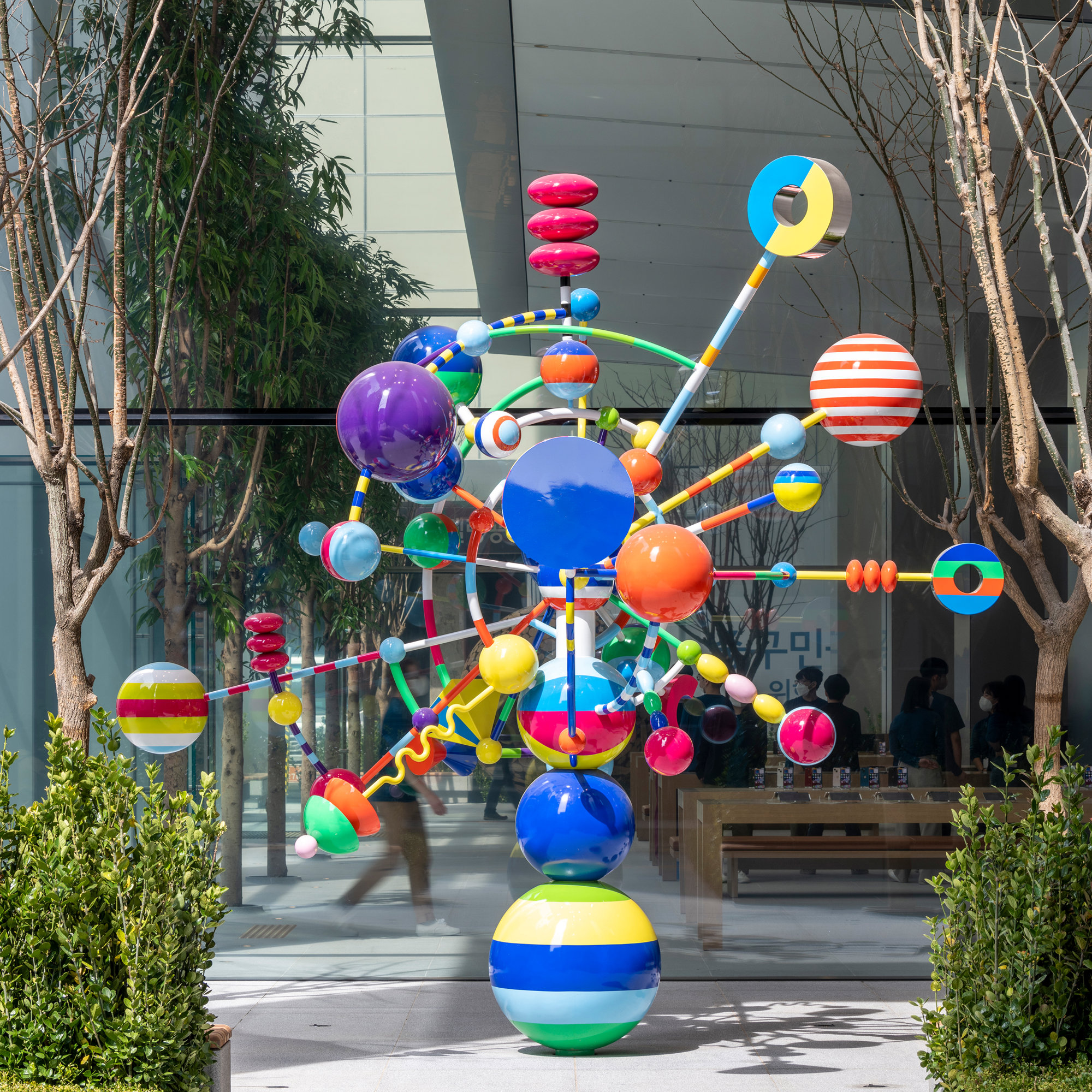 Seoul’s Apple Myeongdong Opens To The Public