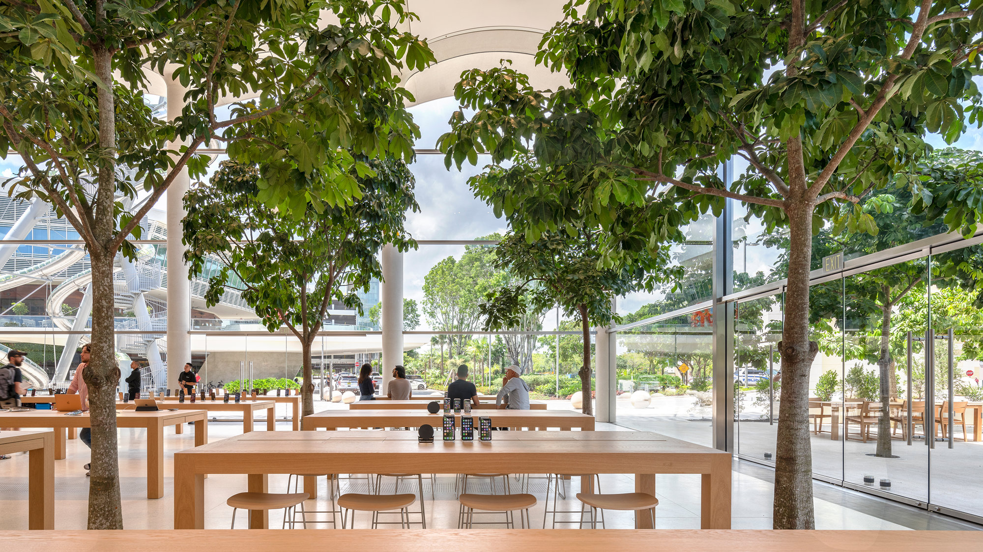 Apple Aventura Creates A New Social Focus For Miami