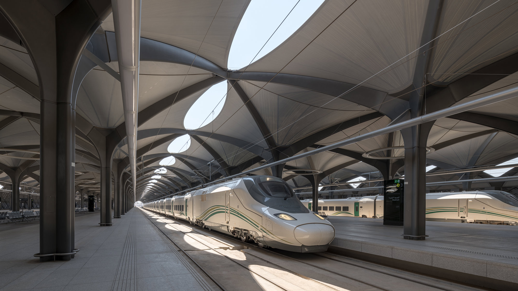 Haramain High-speed Rail Greets Passengers For Eid