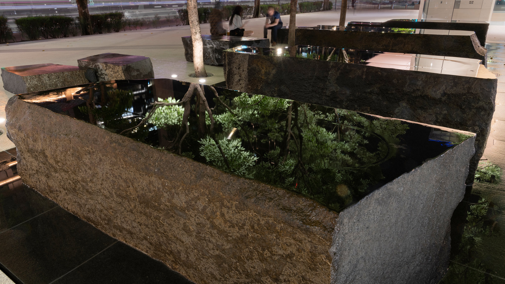 Apple Xinyi A13 – An Inviting Pavilion In The Heart Of Taipei