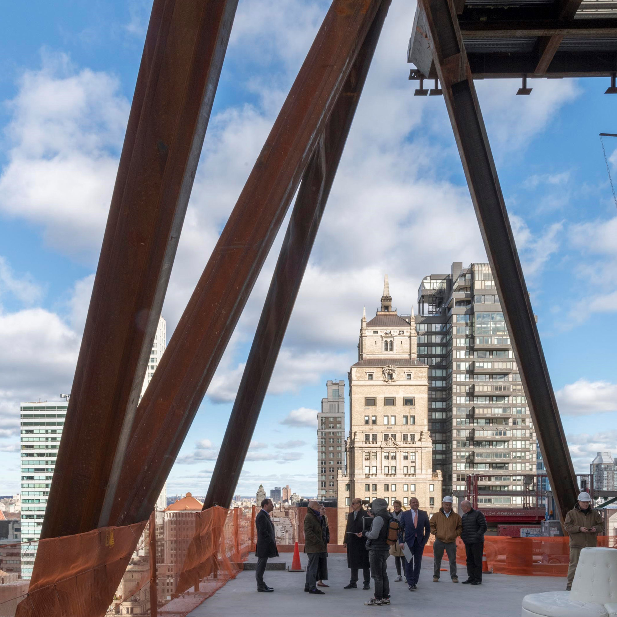 425 Park Avenue Tops Out