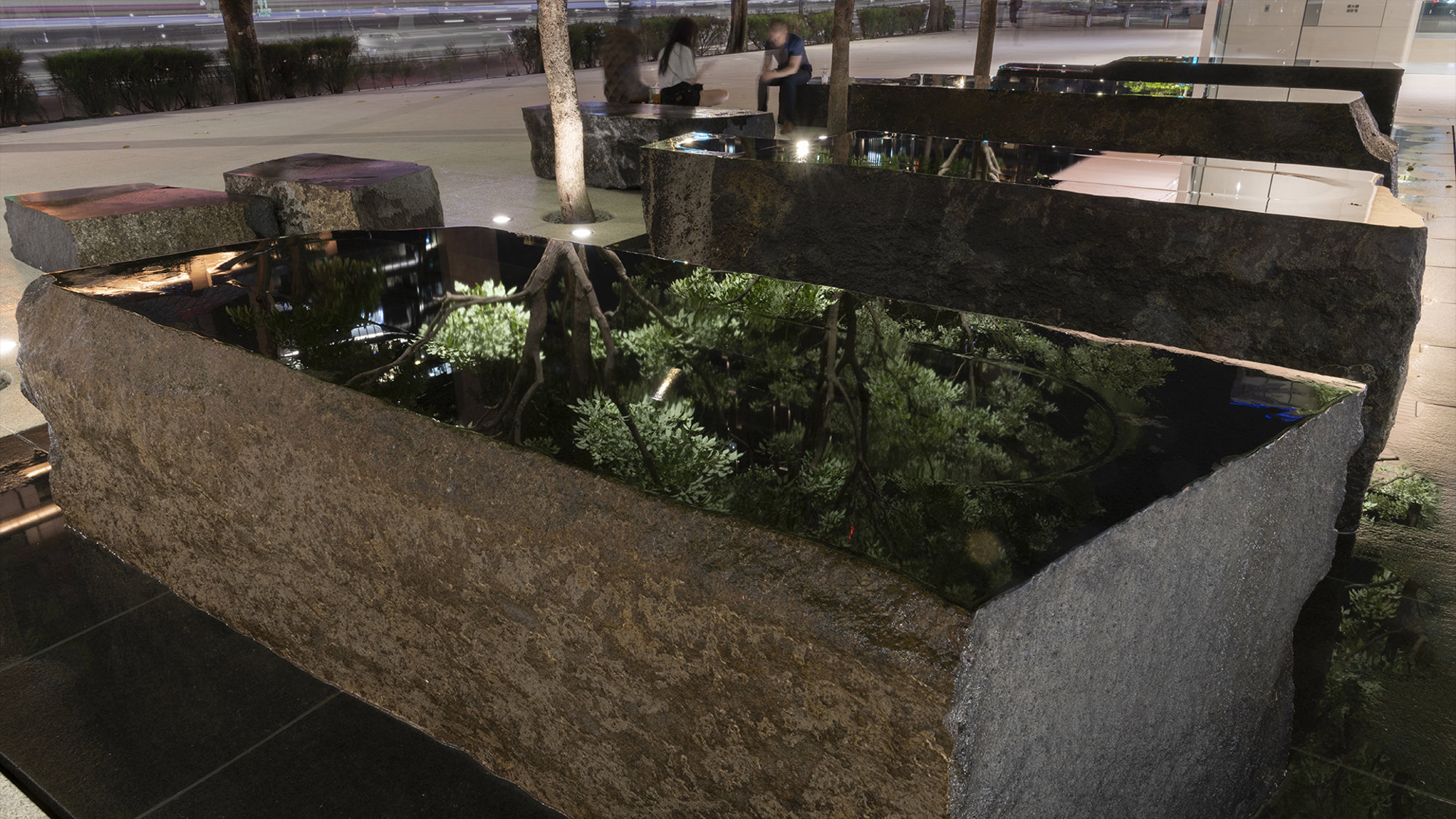 Apple Xinyi A13 – An Inviting Pavilion In The Heart Of Taipei