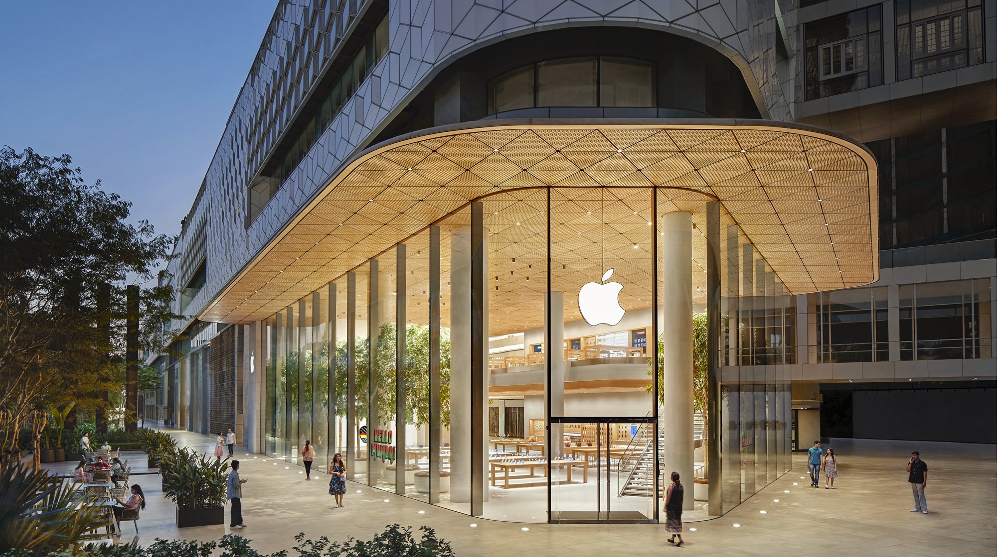Apple’s First Flagship Store In India Opens To The Public