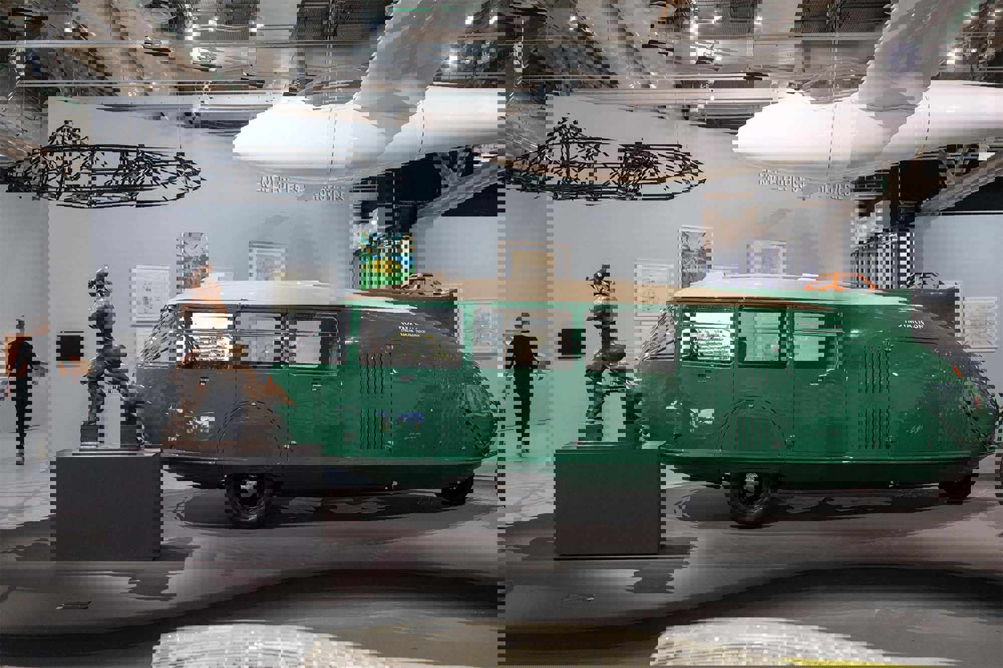 Norman Foster Retrospective Opens At Centre Pompidou