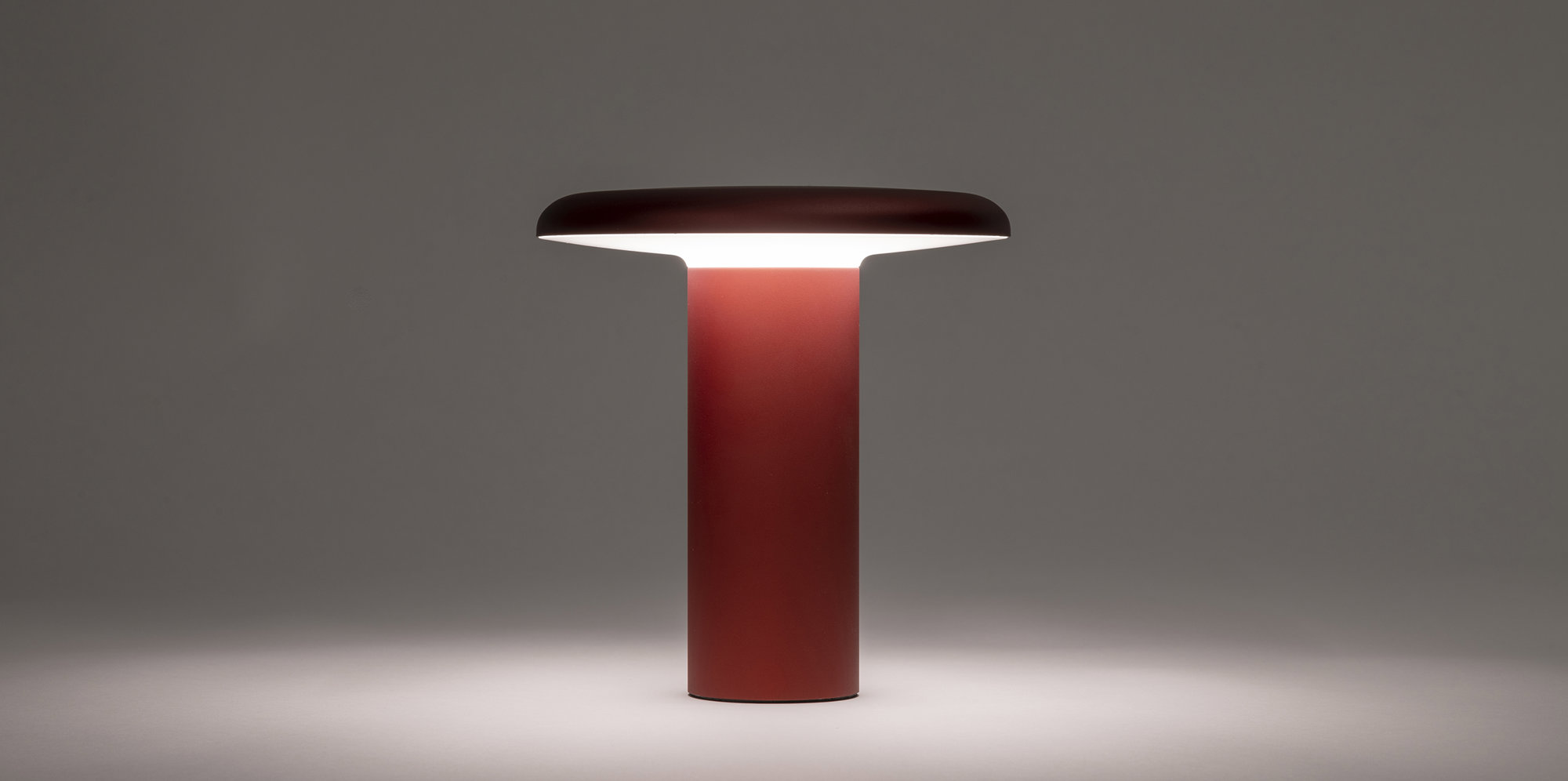 Artemide Takku – A Versatile, Battery-powered Lamp Launches At Milan Design Week 2021