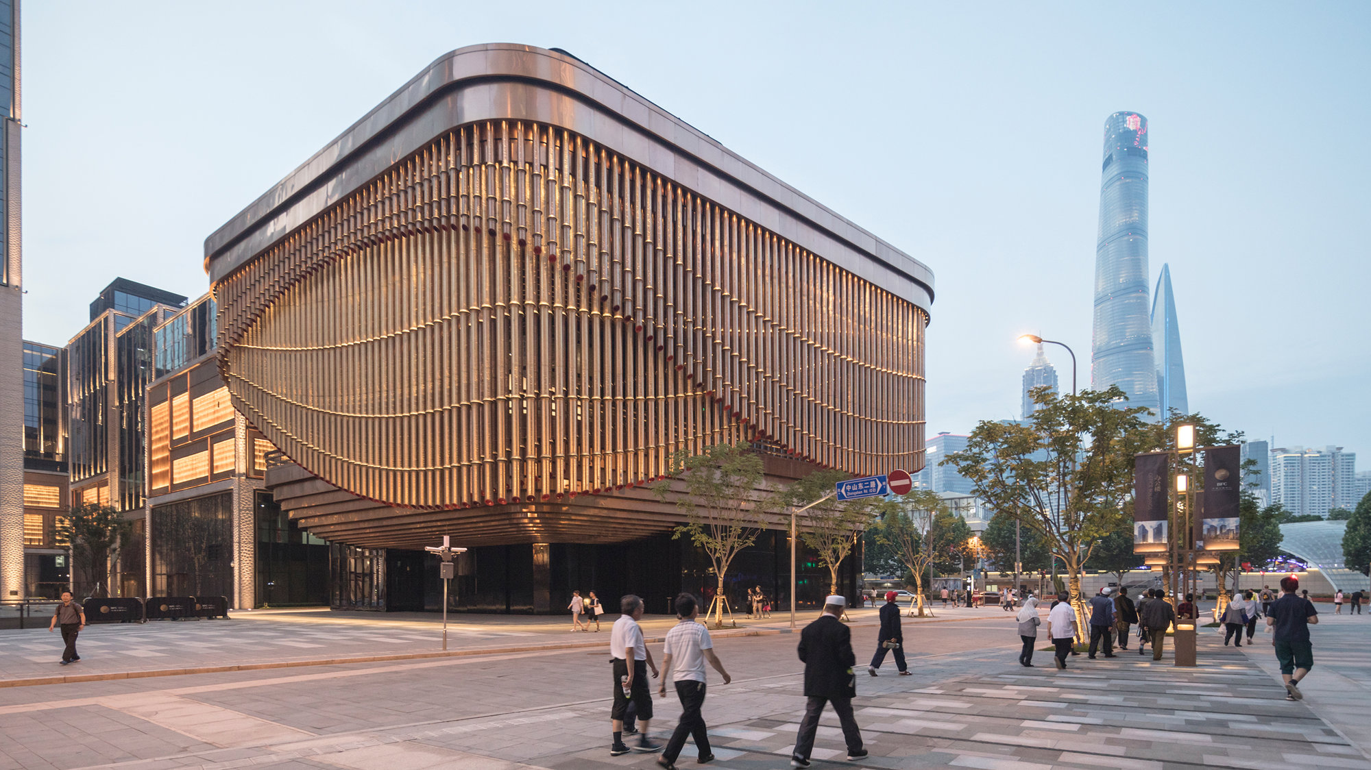 Shanghai Waterfront Gets An Upgrade With Foster + Partners And Heatherwick Studio’s New Bund Finance Center