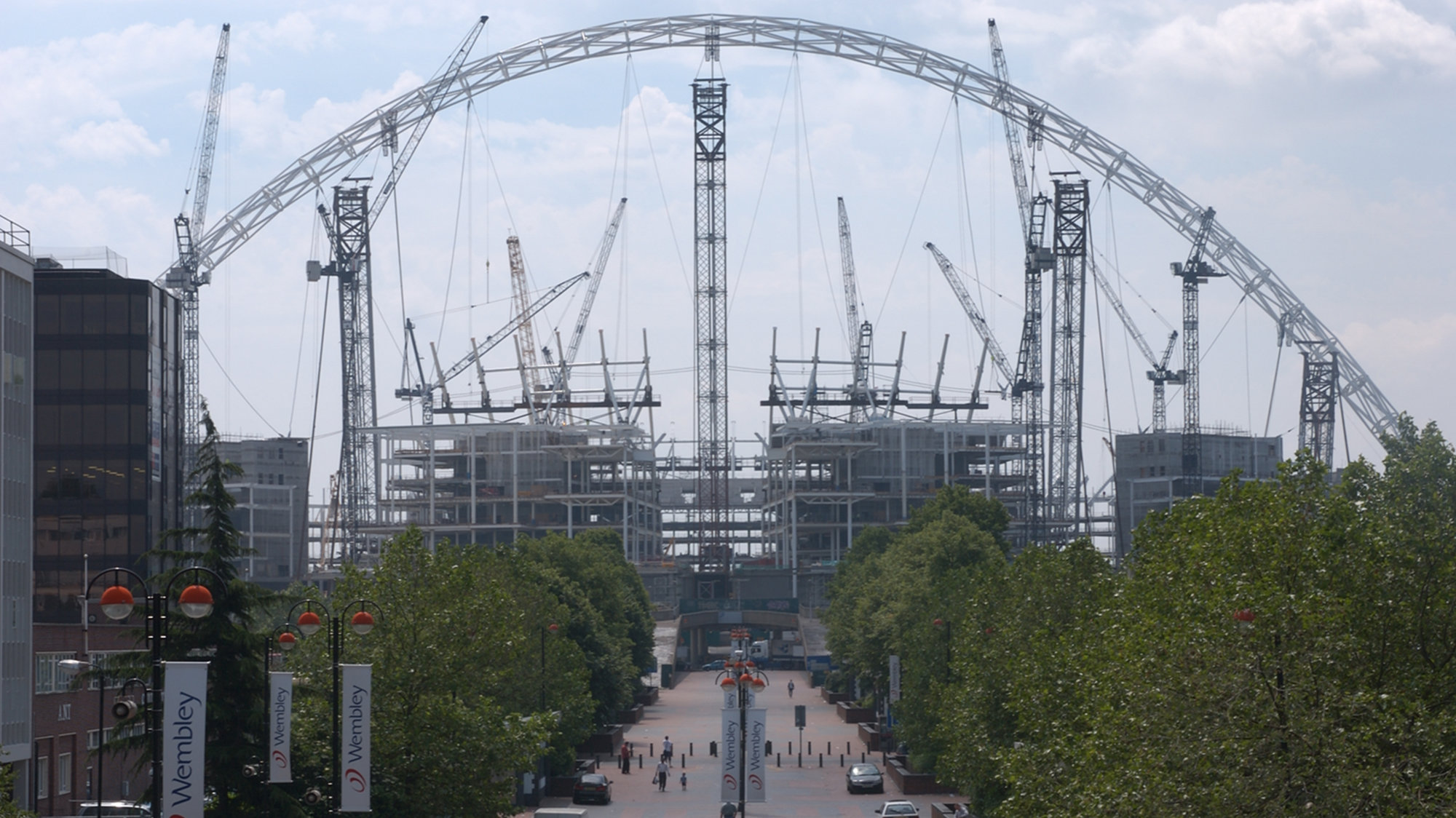 Wembley Arch Reaches Final Position