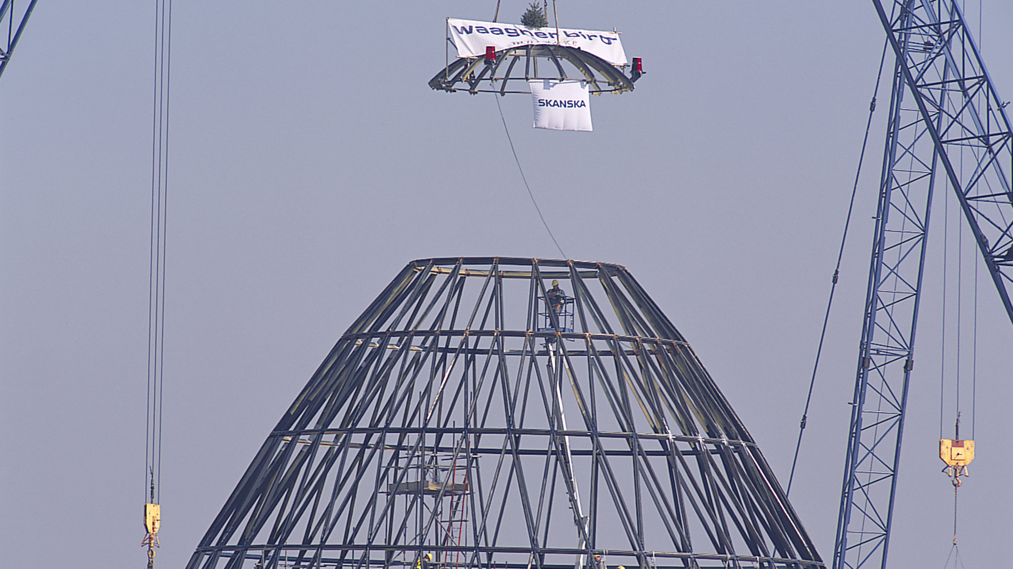 Topping Out Of 30 St Mary Axe Celebrated With Light Display