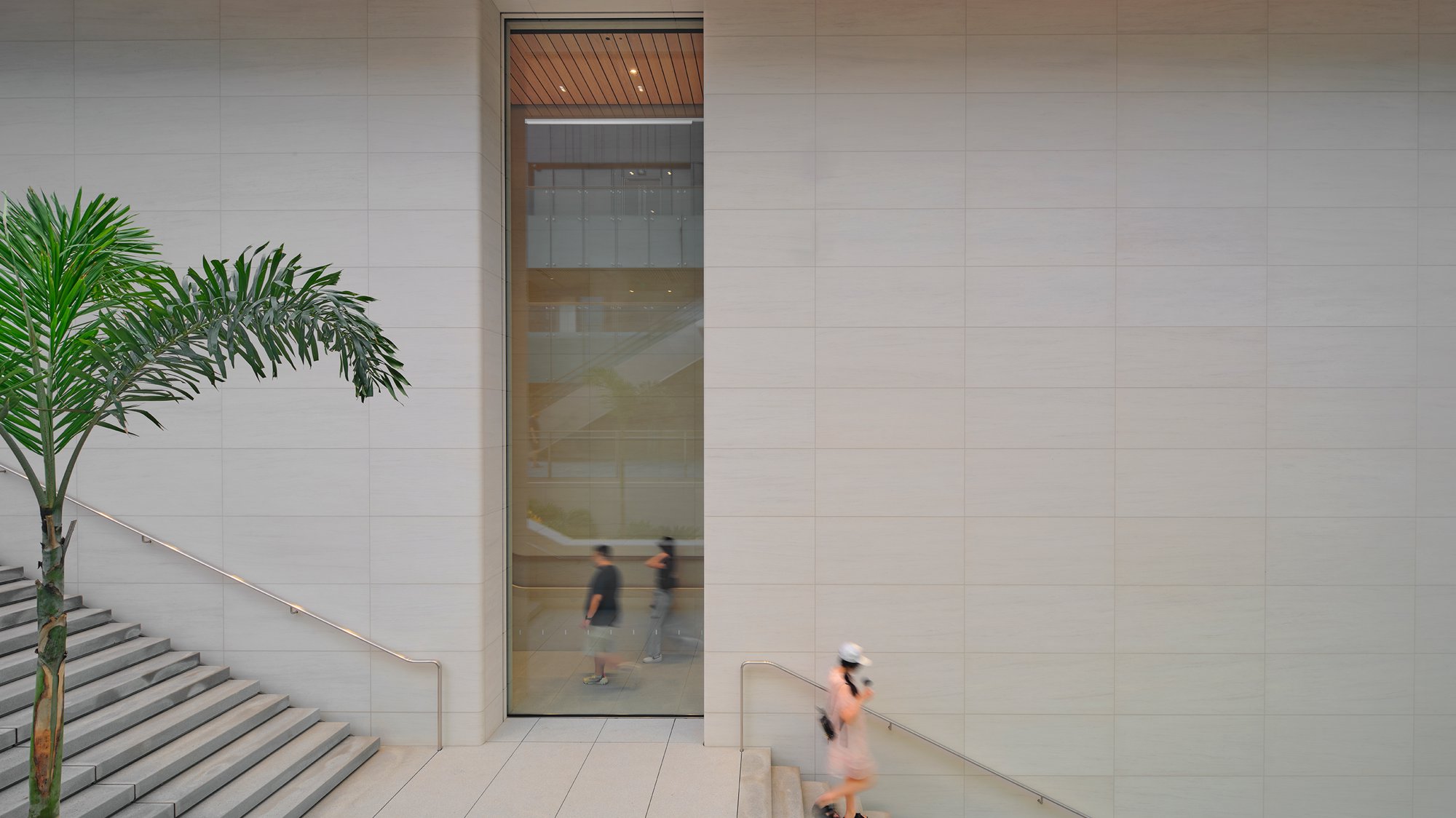 Reimagined Apple Sanlitun Opens As New Social Focus In Beijing