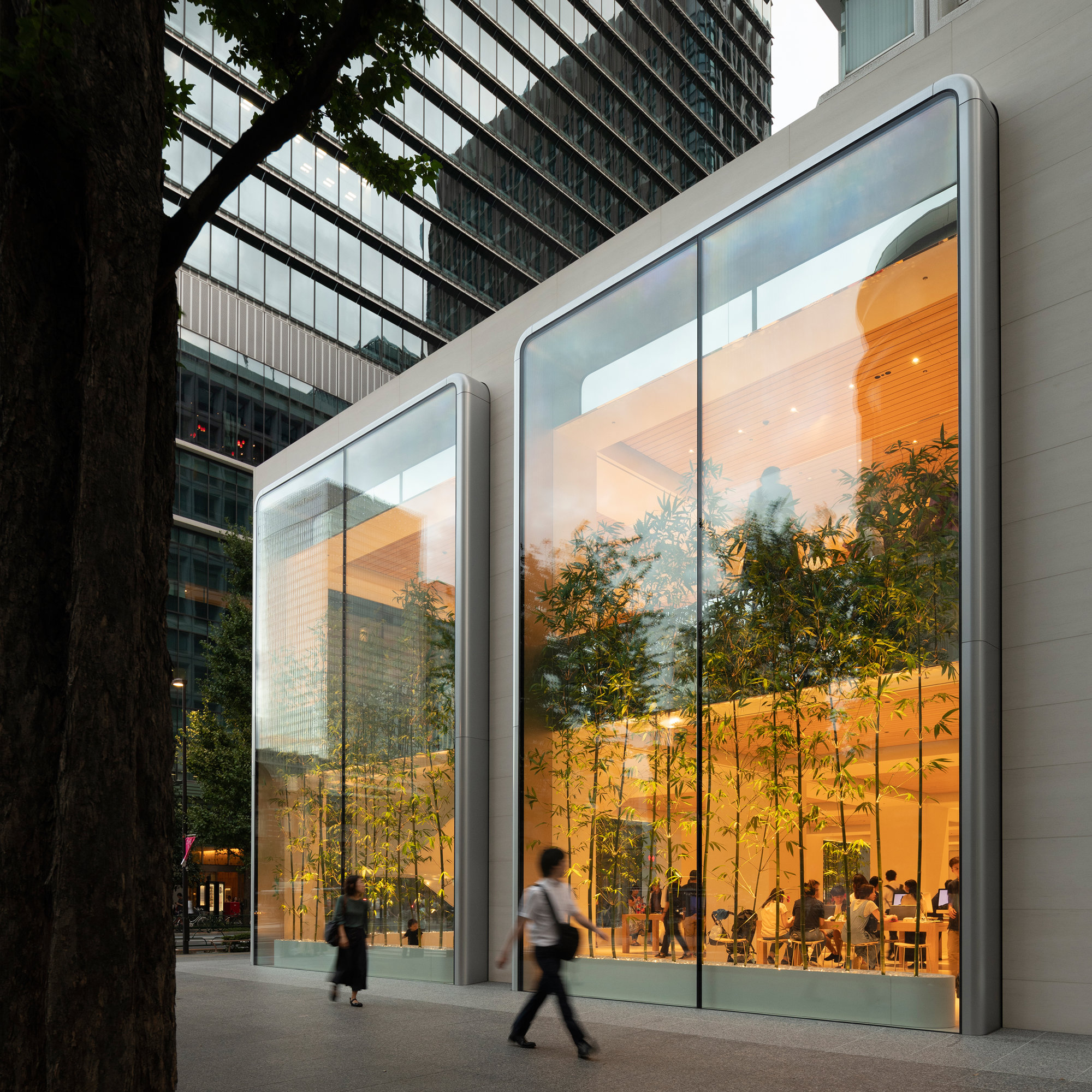 Apple Marunouchi Creates A Restrained Presence In The Heart Of Tokyo