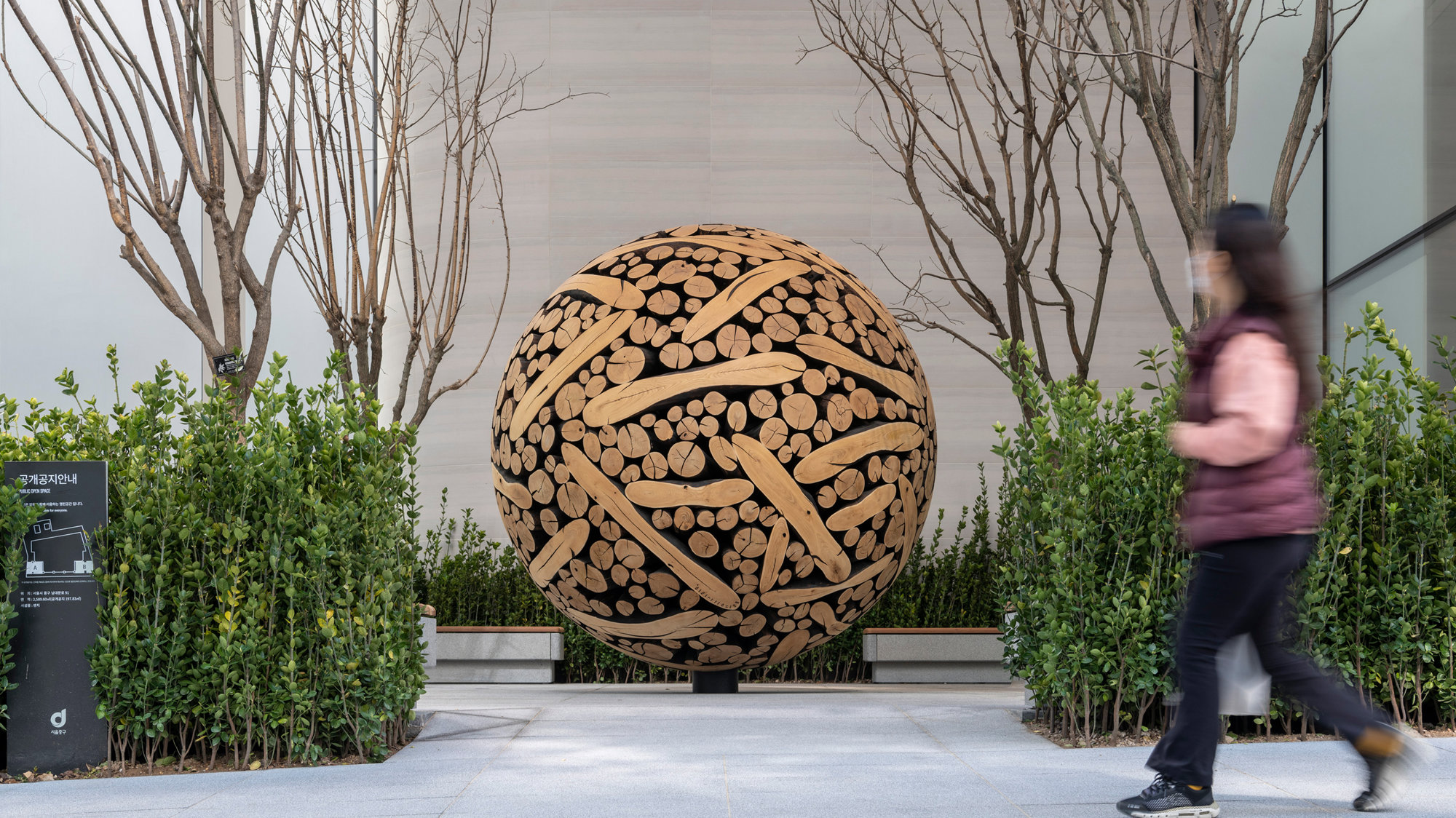 Seoul’s Apple Myeongdong Opens To The Public