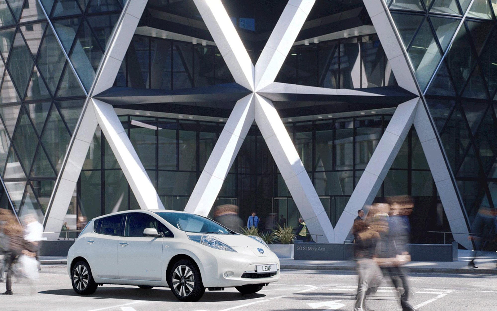 The Fuel Station Of The Future: Nissan And Foster + Partners Charge Ahead With Bold New Vision