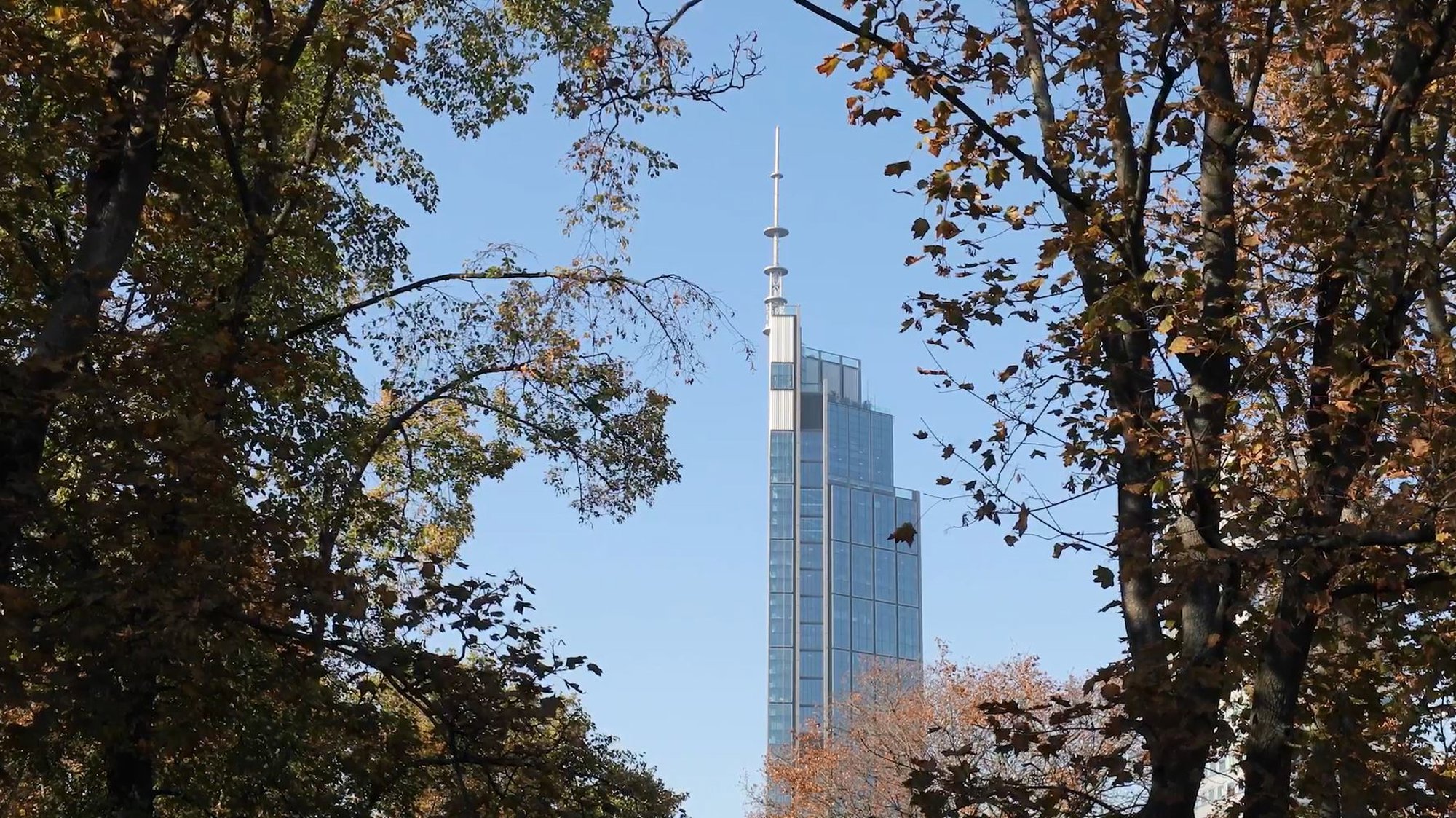 Foster + Partners Completes The Eu’s Tallest Building