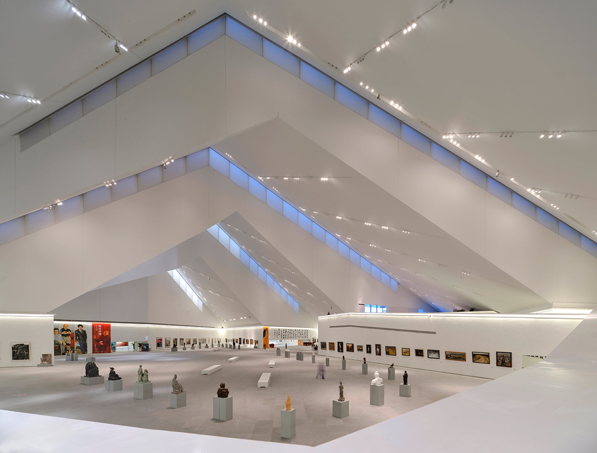 The flexible Grand Gallery space at the heart of the museum, with high-level skylights, which minimise solar gain and ensure the optimum environment for the works of art.