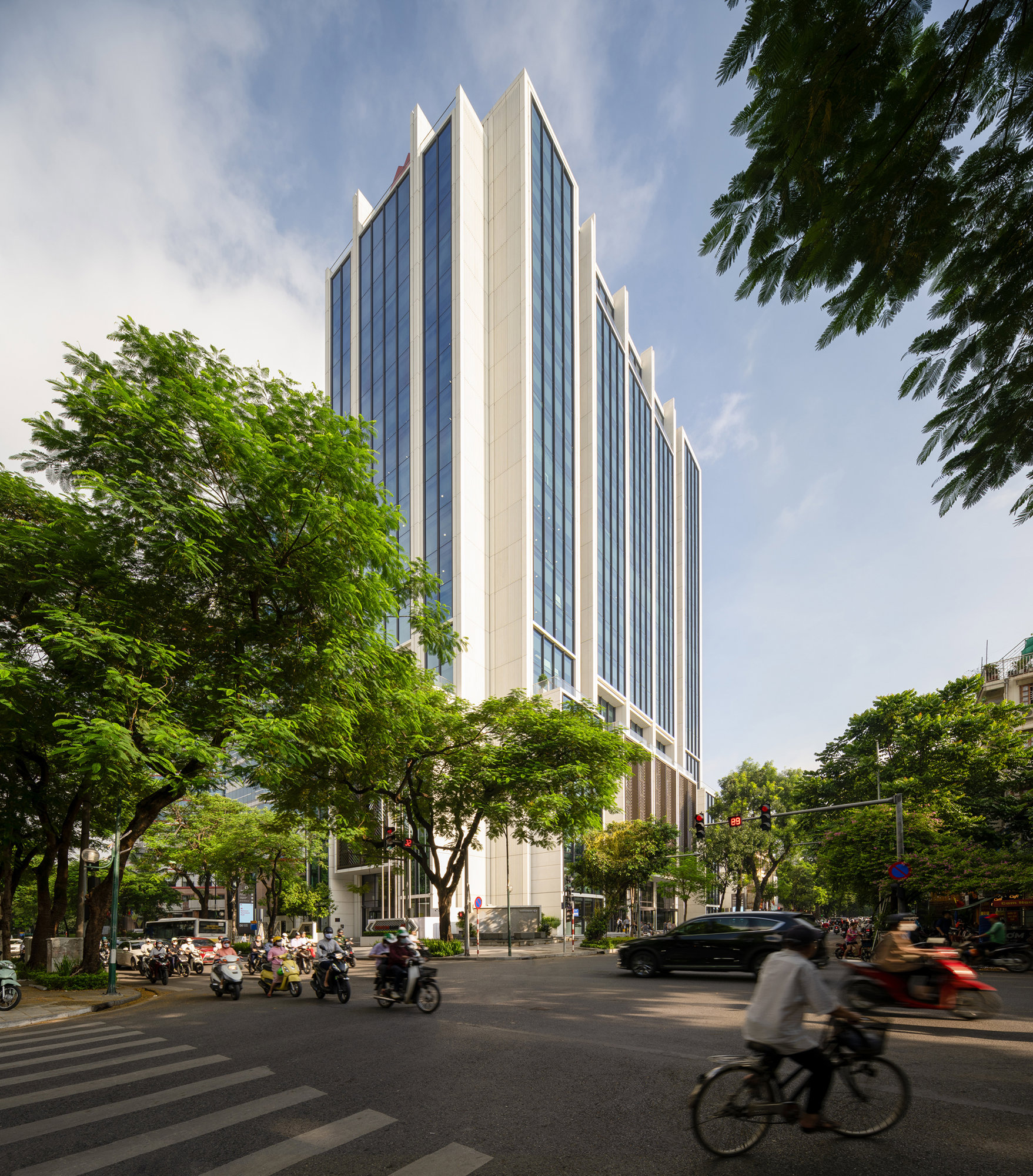 Foster + Partners Completes New Hanoi Hq For Techcombank