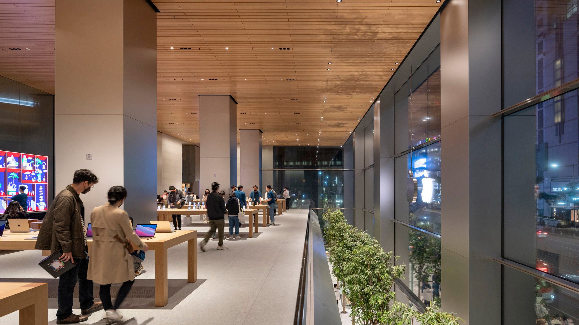 Seoul’s Apple Myeongdong Opens To The Public