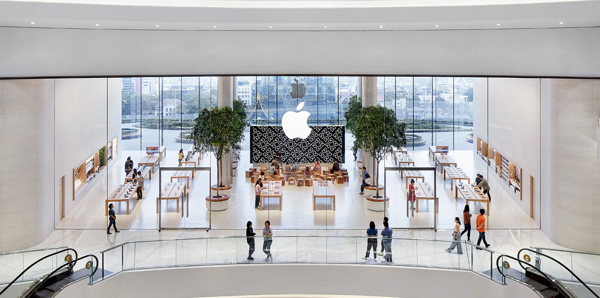 Apple Iconsiam – First Apple Store In Thailand Opens