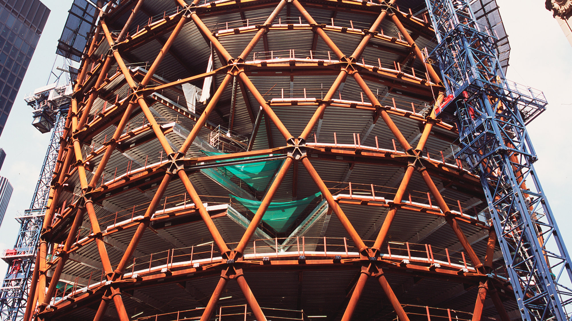 Steel Superstructure Starts On Swiss Re London Headquarters