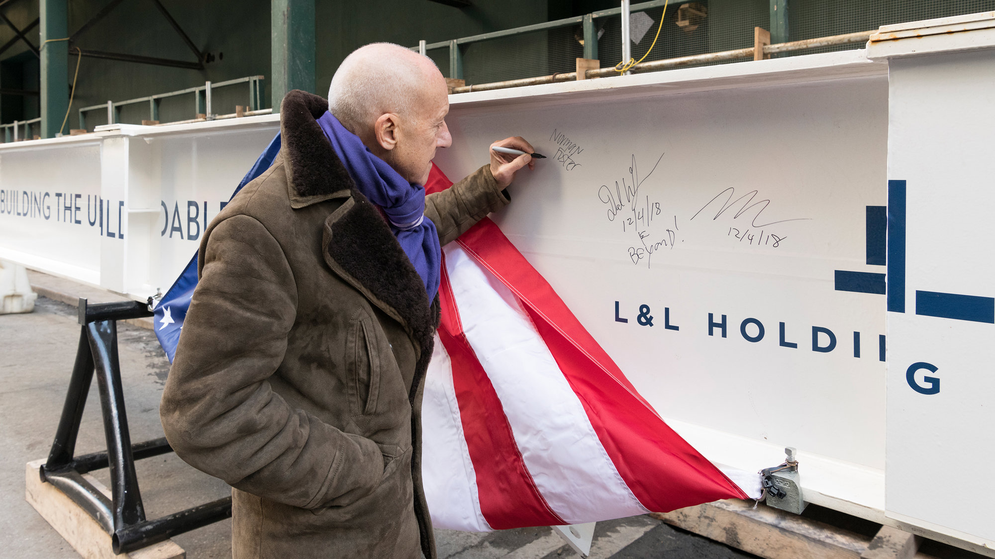 425 Park Avenue Tops Out