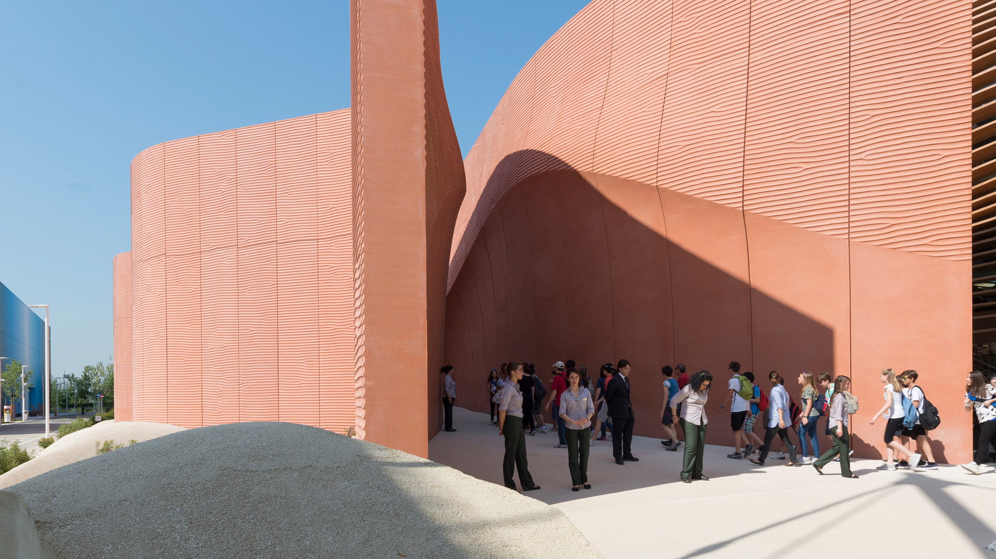 Foster + Partners Pavilion For United Arab Emirates Opens At Milan Expo