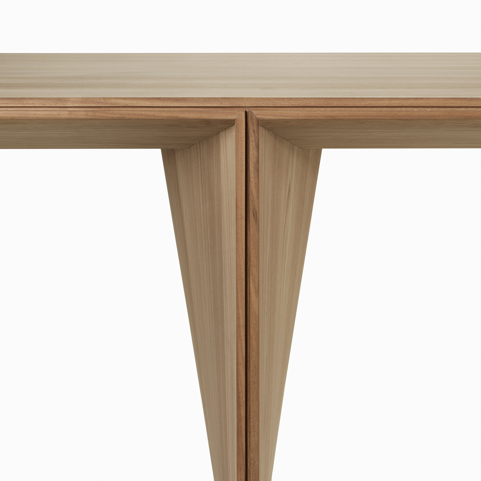Molteni Launches ‘Ava’ Modular Timber Table